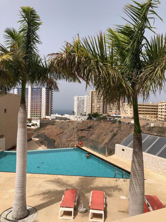 2 Bedroom With Parking, Wifi, Views & Heated Pool Apartment Playa Paraiso (Tenerife)