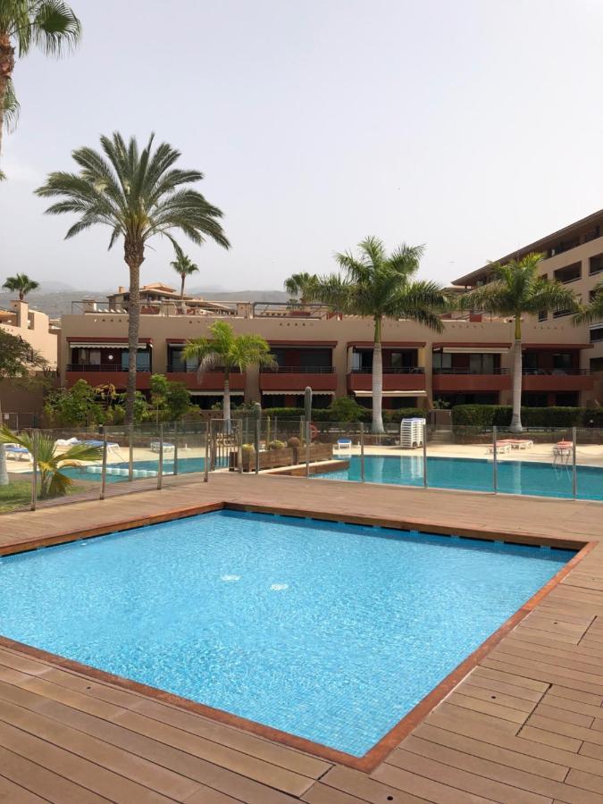 2 Bedroom With Parking, Wifi, Views & Heated Pool Apartment
